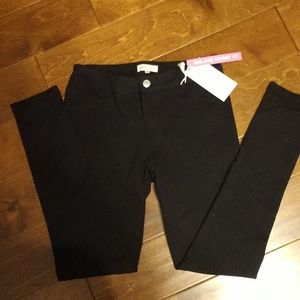 New Black mid rise skinny fit Size Small
